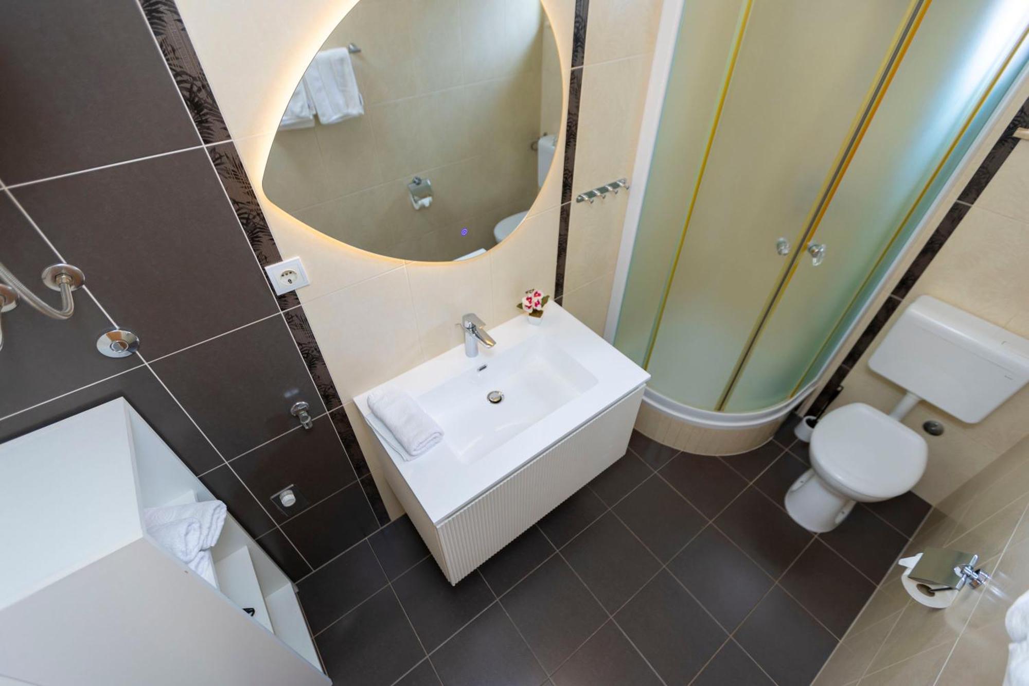Apartmani Dana Макарска Экстерьер фото